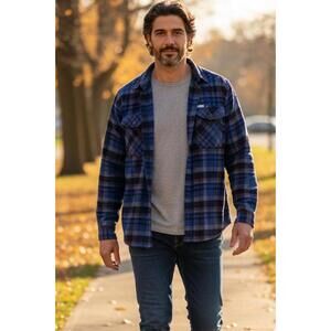 Columbia Men's Pitchstone Heavyweight Blue Plaid Flannel shirt size Large.